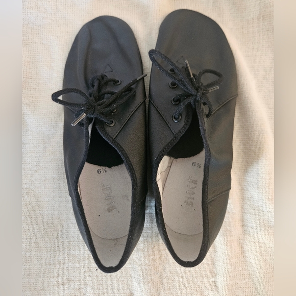 New Capezio split sole dance shoes - Picture 1 of 5